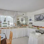 Ξενοδοχείο με διαμερίσματα Ala Marina 4*