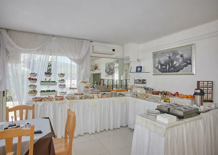 Apartmanhotel Ala Marina 4*