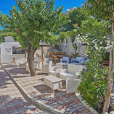 Ala Marina Aparthotel 3*